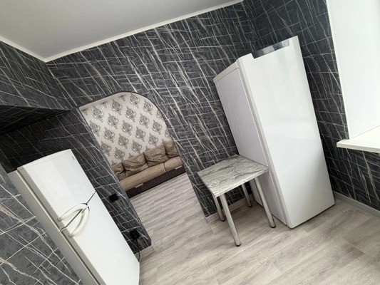 Продам трехкомнатную (3-комн.) квартиру, Сидоренко ул, 32, Комсомольск-на-Амуре г