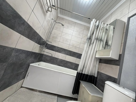 Продам трехкомнатную (3-комн.) квартиру, Сидоренко ул, 32, Комсомольск-на-Амуре г