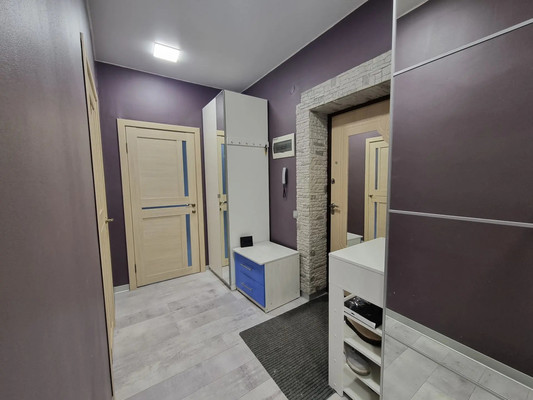 Продам двухкомнатную (2-комн.) квартиру, Рябиновая ул, 5, Ханты-Мансийск г