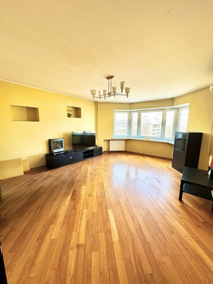 Продам трехкомнатную (3-комн.) квартиру, Шумкина ул, 7, Москва г