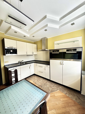 Продам трехкомнатную (3-комн.) квартиру, Шумкина ул, 7, Москва г
