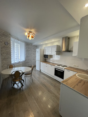 Сдам трехкомнатную (3-комн.) квартиру, Ворошилова ул, 27к1, Санкт-Петербург г