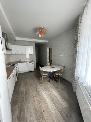 Сдам трехкомнатную (3-комн.) квартиру, Ворошилова ул, 27к1, Санкт-Петербург г