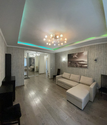 Сдам трехкомнатную (3-комн.) квартиру, Ворошилова ул, 27к1, Санкт-Петербург г