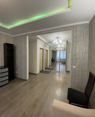 Сдам трехкомнатную (3-комн.) квартиру, Ворошилова ул, 27к1, Санкт-Петербург г