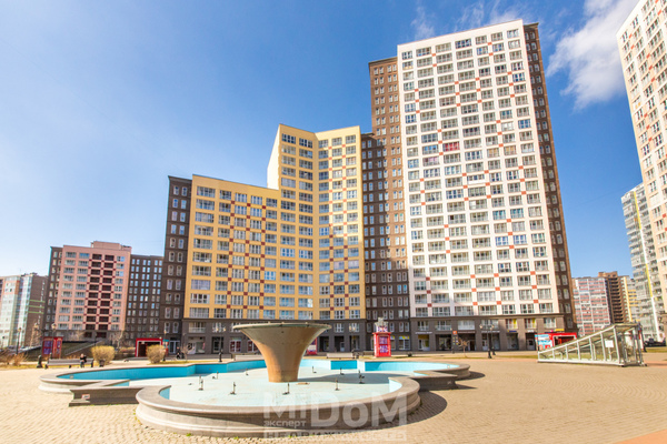 Продам однокомнатную (1-комн.) квартиру, Столичная ул, 4к4, Кудрово г