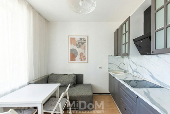 Продам однокомнатную (1-комн.) квартиру, Столичная ул, 4к4, Кудрово г