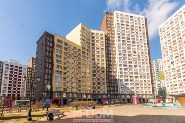 Продам однокомнатную (1-комн.) квартиру, Столичная ул, 4к4, Кудрово г