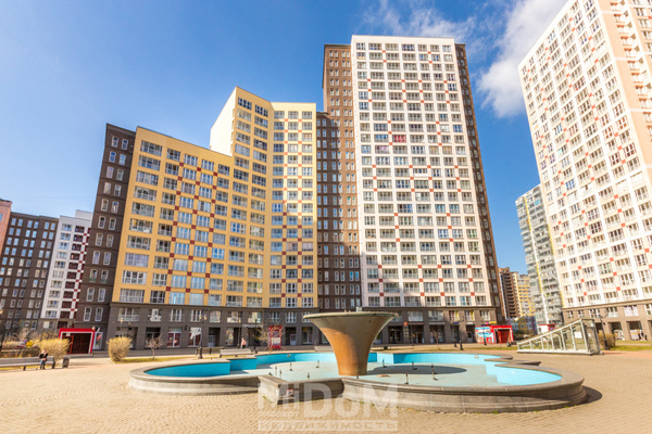 Продам однокомнатную (1-комн.) квартиру, Столичная ул, 4к4, Кудрово г