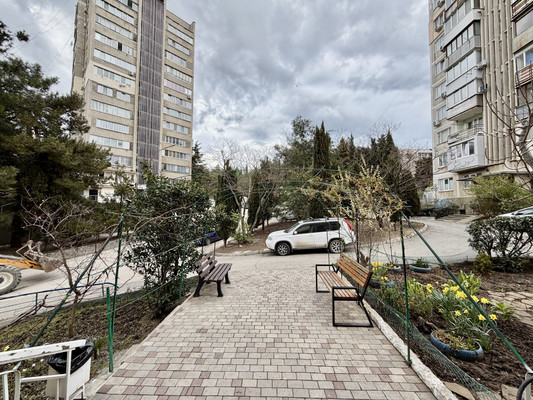 Продам двухкомнатную (2-комн.) квартиру, Фрунзенское шоссе ул, 19, Партенит пгт