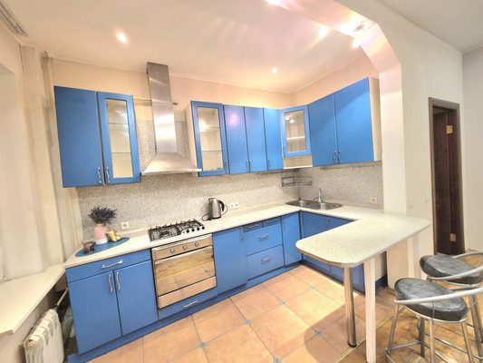 Сдам двухкомнатную (2-комн.) квартиру, Орджоникидзе ул, 5к3, Москва г