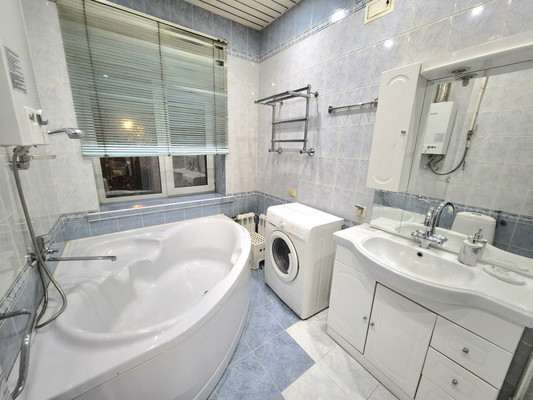 Сдам двухкомнатную (2-комн.) квартиру, Орджоникидзе ул, 5к3, Москва г