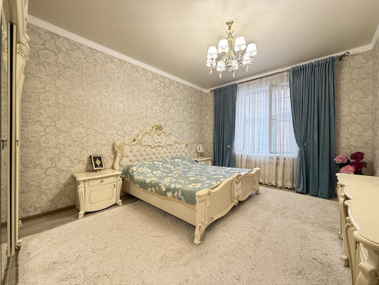 Продам трехкомнатную (3-комн.) квартиру, Мовсисяна ул, 18АкБ, Нальчик г