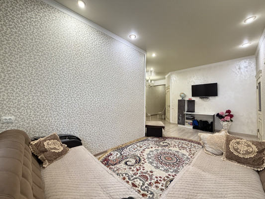 Продам трехкомнатную (3-комн.) квартиру, Мовсисяна ул, 18АкБ, Нальчик г