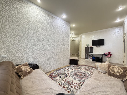 Продам трехкомнатную (3-комн.) квартиру, Мовсисяна ул, 18АкБ, Нальчик г