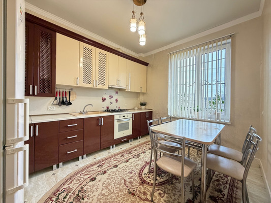 Продам трехкомнатную (3-комн.) квартиру, Мовсисяна ул, 18АкБ, Нальчик г