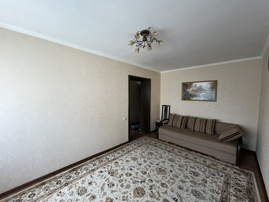 Продам трехкомнатную (3-комн.) квартиру, Кирова ул, 11, Нальчик г