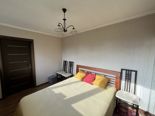 Продам трехкомнатную (3-комн.) квартиру, Кирова ул, 11, Нальчик г