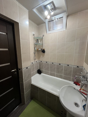 Продам трехкомнатную (3-комн.) квартиру, Кирова ул, 11, Нальчик г