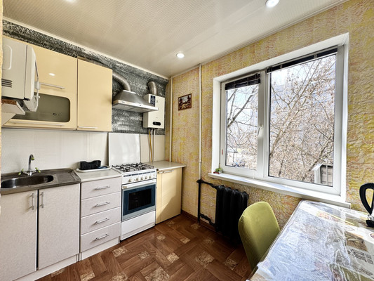 Продам двухкомнатную (2-комн.) квартиру, Белорусская ул, 40, Брянск г