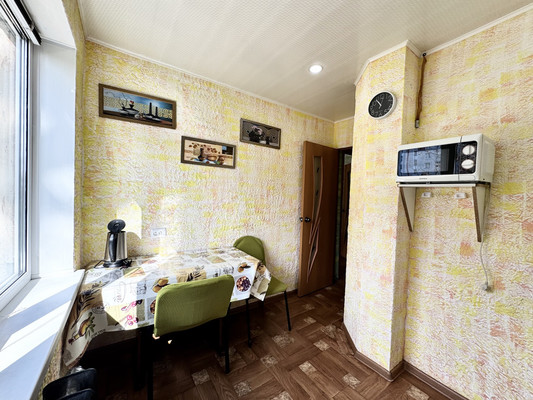 Продам двухкомнатную (2-комн.) квартиру, Белорусская ул, 40, Брянск г