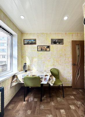 Продам двухкомнатную (2-комн.) квартиру, Белорусская ул, 40, Брянск г