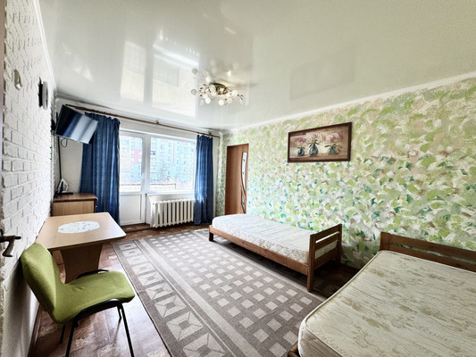 Продам двухкомнатную (2-комн.) квартиру, Белорусская ул, 40, Брянск г