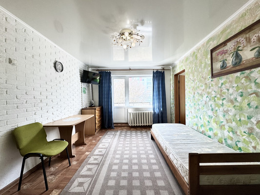 Продам двухкомнатную (2-комн.) квартиру, Белорусская ул, 40, Брянск г