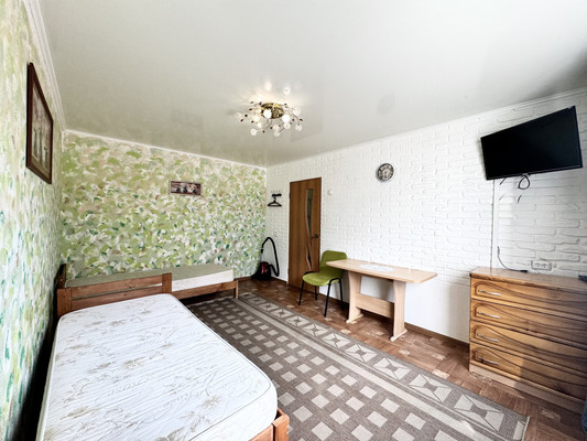 Продам двухкомнатную (2-комн.) квартиру, Белорусская ул, 40, Брянск г