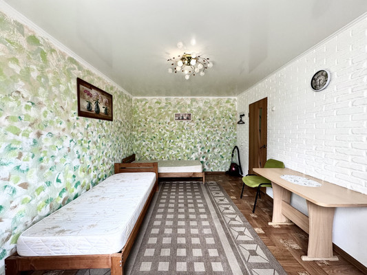 Продам двухкомнатную (2-комн.) квартиру, Белорусская ул, 40, Брянск г