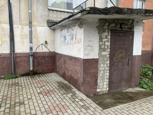 Продам торговое помещение 668,9 м2, Карташева ул, 4-4в, Калининград г