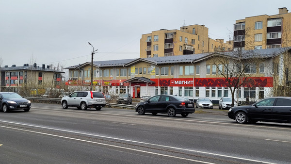 Продам трехкомнатную (3-комн.) квартиру, 10, Малое Карлино д