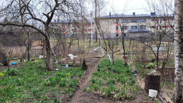 Продам трехкомнатную (3-комн.) квартиру, 10, Малое Карлино д