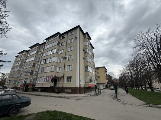 Продам трехкомнатную (3-комн.) квартиру, Ингушская ул, 17, Нальчик г