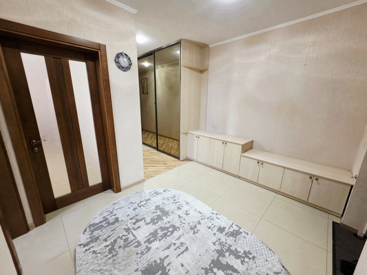 Продам трехкомнатную (3-комн.) квартиру, Жмайлова ул, 4/12, Ростов-на-Дону г