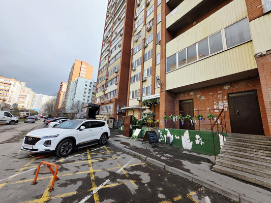 Продам трехкомнатную (3-комн.) квартиру, Жмайлова ул, 4/12, Ростов-на-Дону г