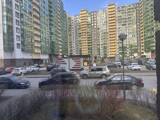 Продам двухкомнатную (2-комн.) квартиру, Воронцовский б-р, 20к2, Мурино п