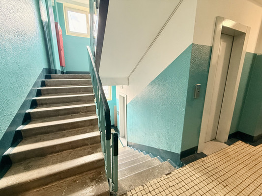 Продам двухкомнатную (2-комн.) квартиру, Липецкая ул, 12к2, Москва г