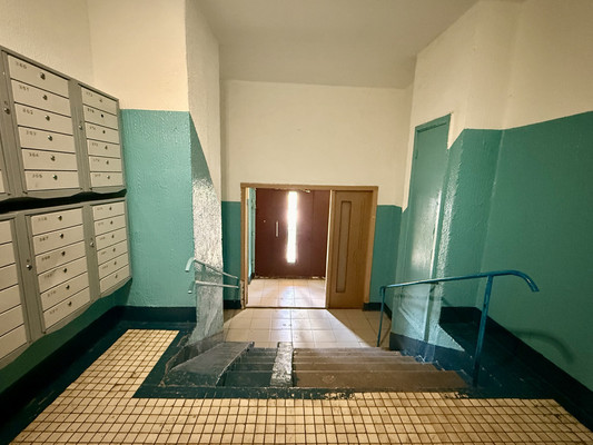 Продам двухкомнатную (2-комн.) квартиру, Липецкая ул, 12к2, Москва г