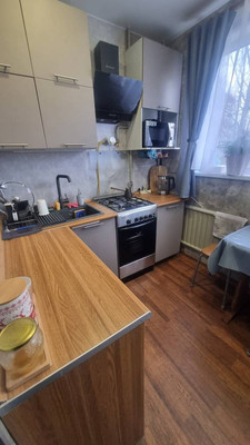 Продам трехкомнатную (3-комн.) квартиру, Наличная ул, 49А, Санкт-Петербург г