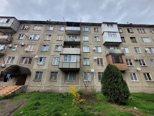 Продам двухкомнатную (2-комн.) квартиру, Угнич ул, 9, Баксан г