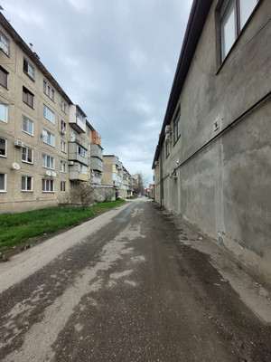Продам двухкомнатную (2-комн.) квартиру, Угнич ул, 9, Баксан г