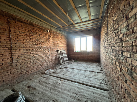 Продам двухкомнатную (2-комн.) квартиру, Октябрьская ул, 72к6, Урвань с