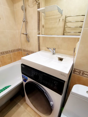 Продам двухкомнатную (2-комн.) квартиру, Гагарина ул, 121/1, Липецк г