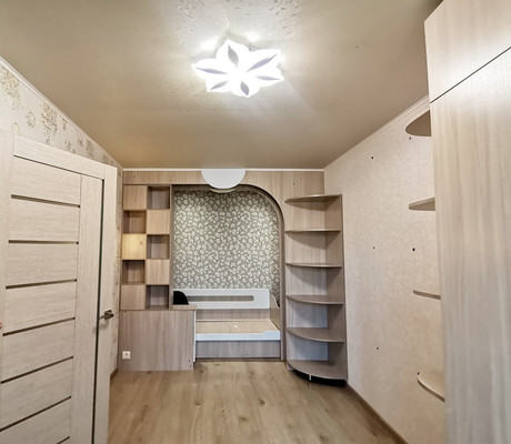 Продам двухкомнатную (2-комн.) квартиру, Гагарина ул, 121/1, Липецк г