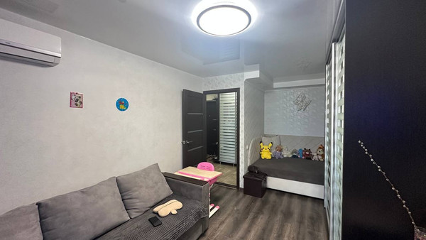 Продам однокомнатную (1-комн.) квартиру, Миллера Ж.А. ул, 58, Симферополь г