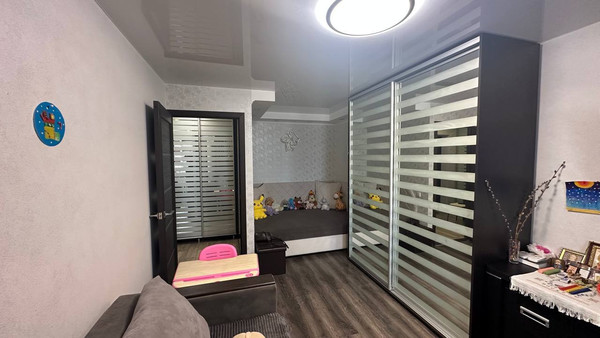 Продам однокомнатную (1-комн.) квартиру, Миллера Ж.А. ул, 58, Симферополь г