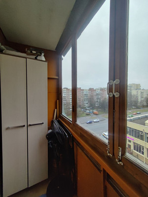 Продам комнату в 5-комн. квартире, Ударников пр-кт, 18, Санкт-Петербург г