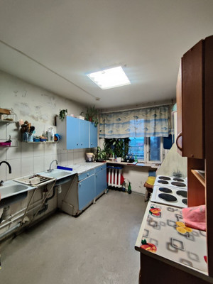 Продам комнату в 5-комн. квартире, Ударников пр-кт, 18, Санкт-Петербург г