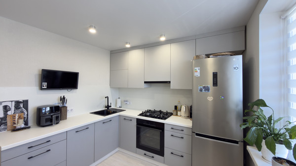 Продам трехкомнатную (3-комн.) квартиру, Ленина ул, 17, Сыктывкар г